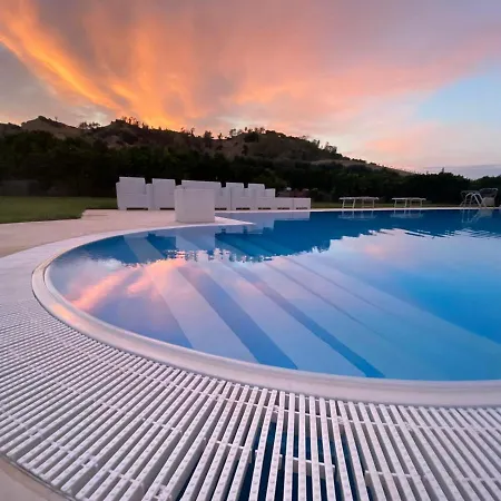 Trappeto Vecchio Lantgård *