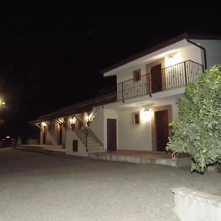 Trappeto Vecchio Lantgård