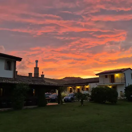 Lantgård Trappeto Vecchio San Demetrio Corone